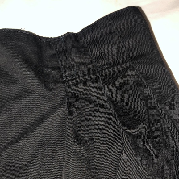 Shorts - Picture 4 of 5